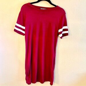 Younique T-Shirt Dress Medium Burgundy Jersey Style White Stripes Short Sleeves